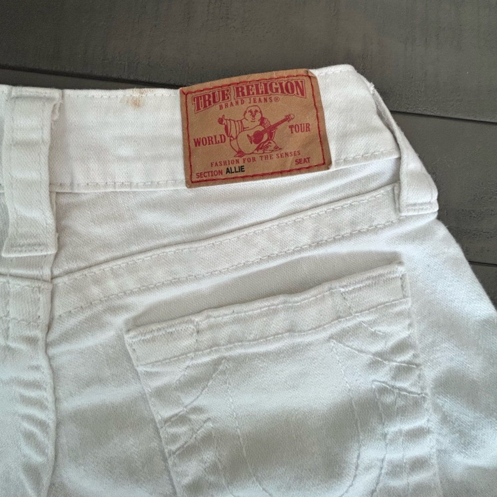 True Religion Allie White Jean Shorts Classic Cut-Off Style - Picture 5 of 8